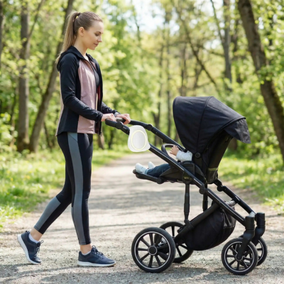 Berceur de poussette vibrations et musique maman promenade sentier